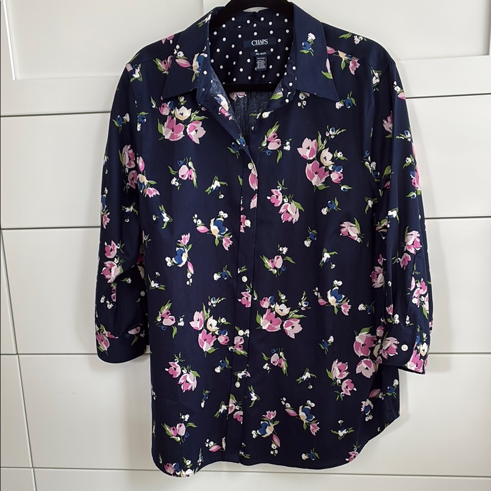 Chaps button down blouse
No iron   NWOT
Size 1X women’s